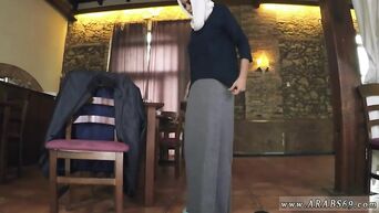 Arab waitress tired of abstaining from sex and she fucked with a client in the middle of a cafe