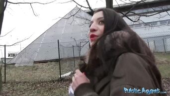 The brunette sucked the man's dick for money and fucked him with a pussy on the street