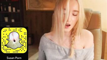 Sexy masturbation from modest teen