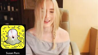 Sexy masturbation from modest teen