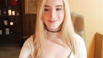 Seductive blonde shows her tits