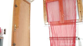 Spanish slut fucks with client in cheap hostel