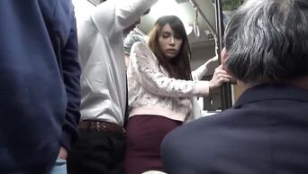 Japanese manager fucked unknown beauty in bus