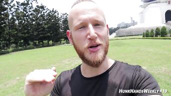 Brought girlfriend to orgasm only with his hands