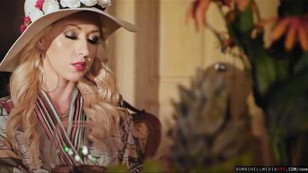 Glamor blonde Christina Shine loves black anal