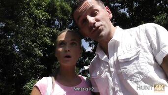 Girlfriend fucks with stranger for money and boyfriend looks