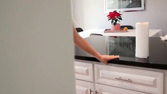 Jill Kassidy loves to suck long dick before sex