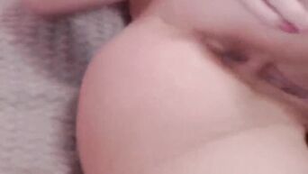 Fresh webcam bitch fucks herself with dildos