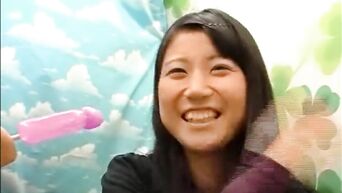 Pervert lured to his van young Asian girl