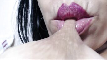 Latin webmodel with bright lipstick sucks own nipples