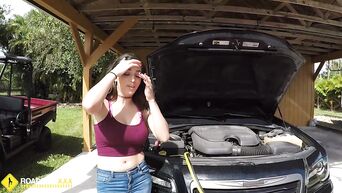 Latin milf pays for car repair