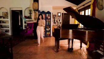 Brunette made lesbian stepmom