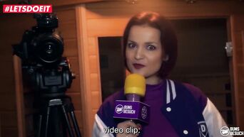 Reality show: bartender fucks porn actress