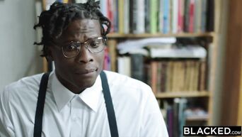 BLACKED This BBC queen finds black nerd with huge cock !