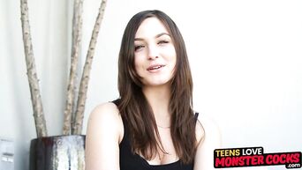 Young hottie Pepper banged by a big rod