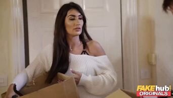 Fake Neighbourhood Married couple from next door show their sex tape