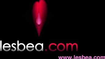 Lesbea Young pussy chewing facesitting girls lady dee and monica brown