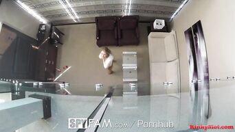 SpyFam Step brother and step sister Sydney Cole fucking in the jacuzzi