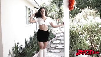 Stunning babe Whitney Wright IR pumped before facial