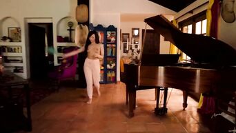 Twistys - Hot mom Olivia Austin teaches teen lesbian Chloe Cherry