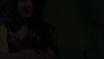 Su culito sigue siendo virgen y no se lo entrega a nadie aunque tengan sexo