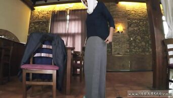 Arab porn: Eastern girl fucks with a stranger in a cafe