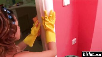 Latin housewife is engaged in vaginal masturbation