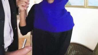 Rich man gave Arab housekeeper money so that she sucked big dick