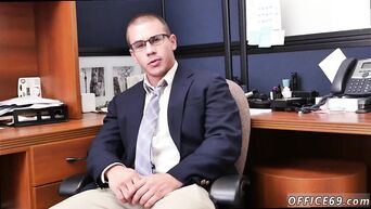 Spontaneous fucking in the office between the boss