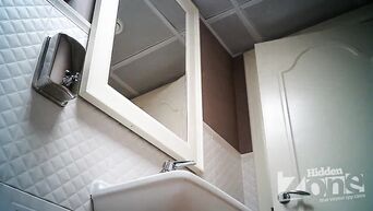 Trap for the ass in the women's toilet