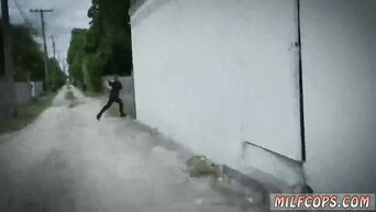 Hiding behind car,  sucked penis, pleasing negro with blowjob