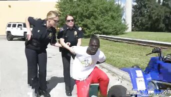 Black lick and police women - porn