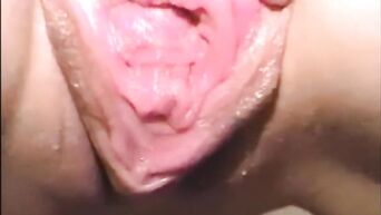 Amateur fisting and squirt orgasm