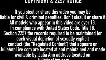 Milfs Julia Ann and Nicki Hunter love pussy licking