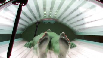 HQ spycam in solarium - solo girl