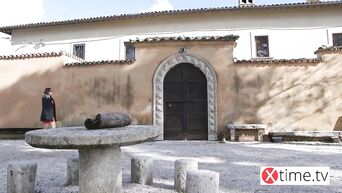 Italian artist Valeria Borghese engaged in anal sex with model