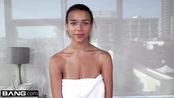 Relaxing massage and beautiful sex for Raven Redmond