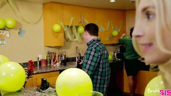 Drunk threesome sex at youth party with Piper Perri