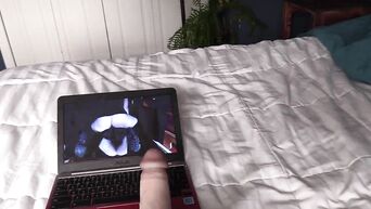 Stepmother caught asshole while watching porn and flowed