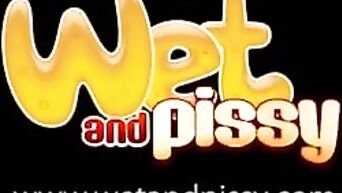Wet shaved vaginas 2018 - Pissing solo