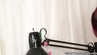 American relaxation with fingers in pussy