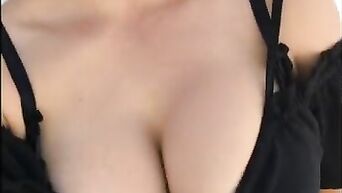Famous slut Hannah Brooks fucks regular client