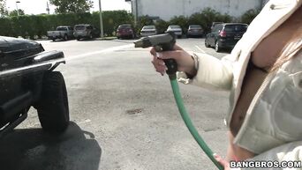 Hot car washes Tiffany Wells seduced driver