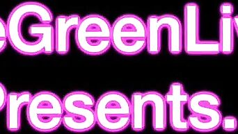 Experienced lesbians Kelly Divine & Maggie Green