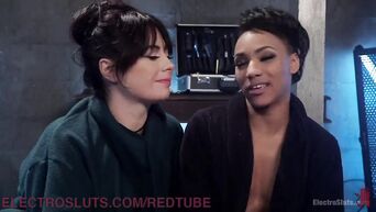 BDSM lesbians Nikki Darling & Siouxsie Q